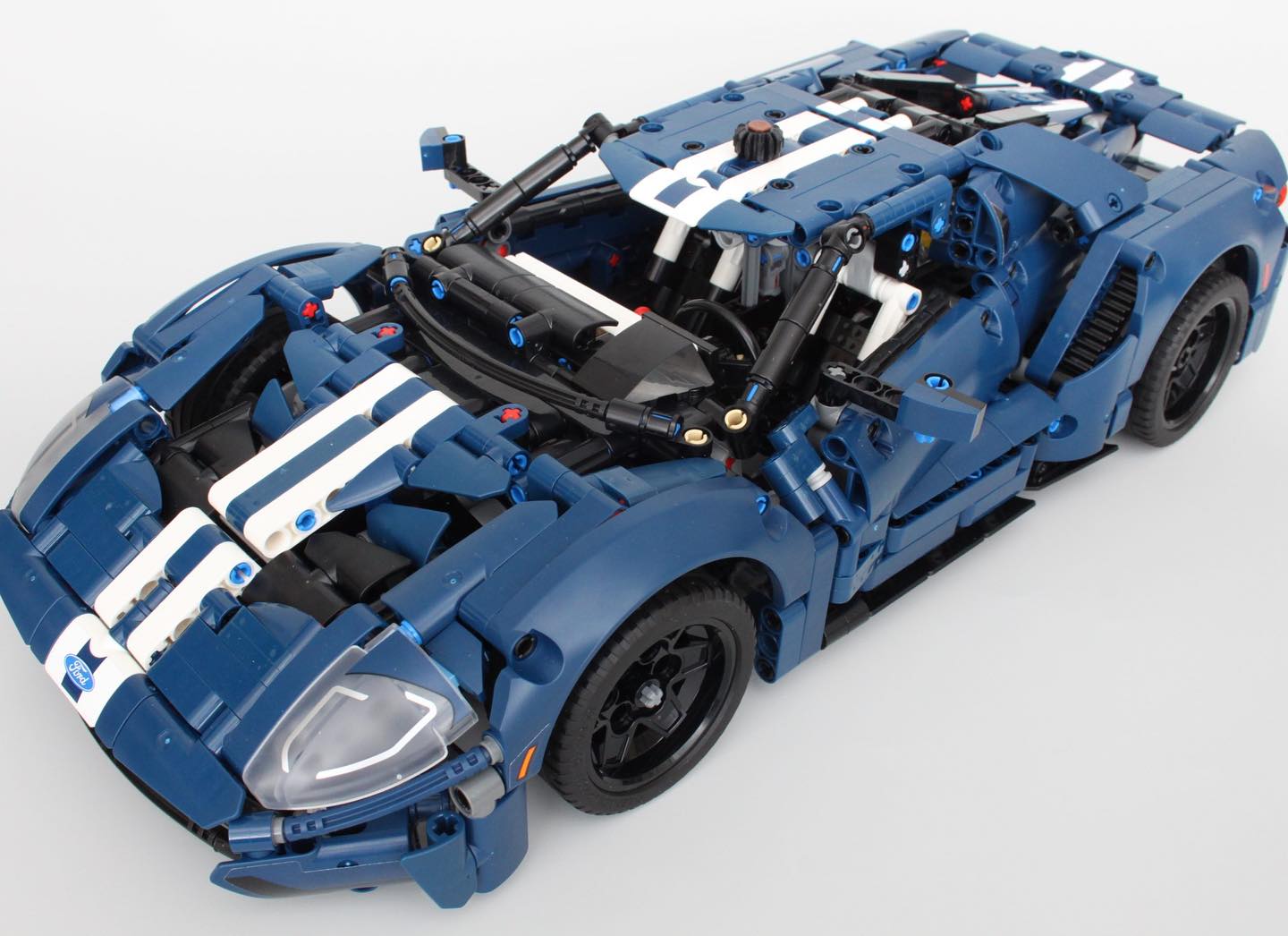 LEGO Technic 42154 - Ford GT 2022 2